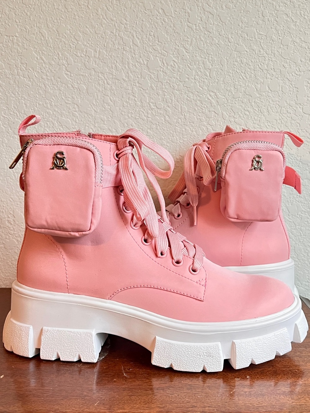 New Steve Madden Tanker P Pink Combat Boots Chunky White Lug Sole Side Pouch 7.5